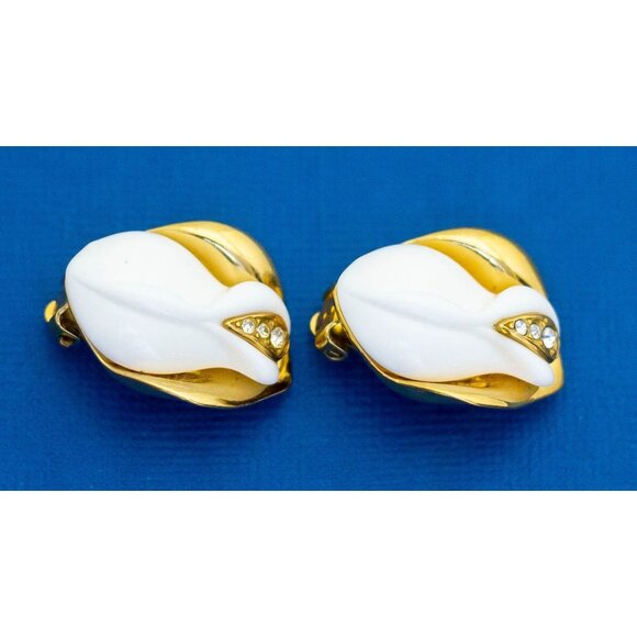 Vintage White Faux Pearl Gold Tone Victorian Clip On Earrings - D37 - Picture 2 of 3